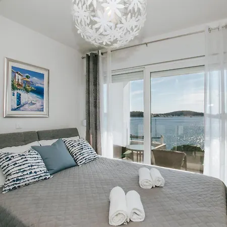 Vikendica Stunning In Zatoglav Rogoznica (Sibenik-Knin)