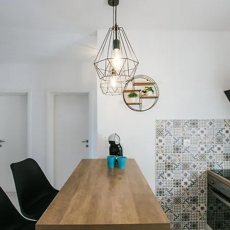 Holiday home Pet Friendly In Zatoglav With Kitchen