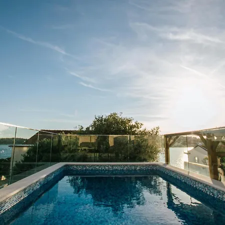 Pet Friendly In Zatoglav With Kitchen Holiday home *