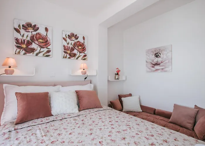 Stunning In Zatoglav Рогозница